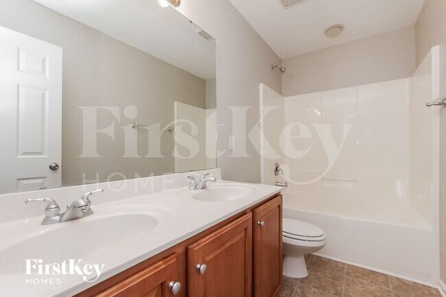Building Photo - 16211 Long Talon Way