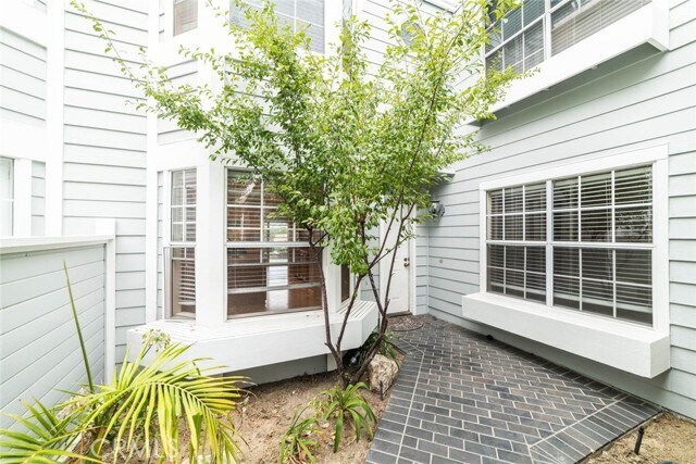 Building Photo - 25 Parkman Rd E