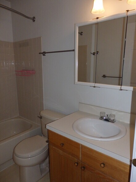 Building Photo - 4574 Louise Saint Claire Dr