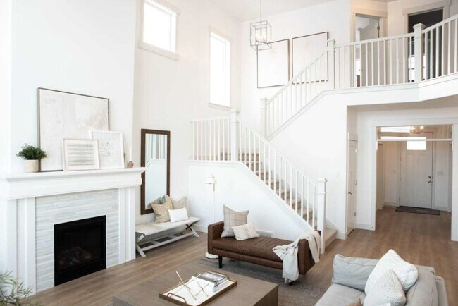 Building Photo - Charming 4-bedroom, 2.5-bathroom home