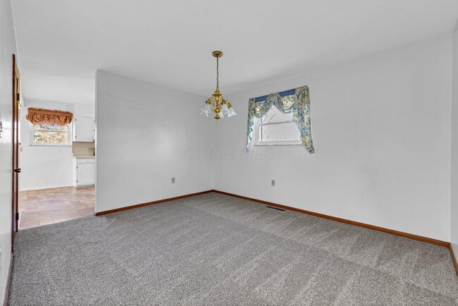 Building Photo - 49 Commanche Ct