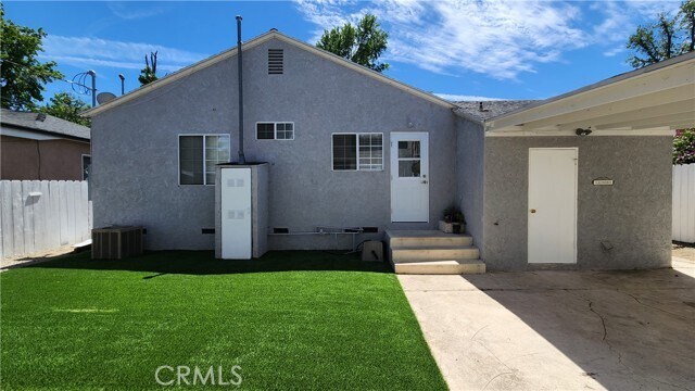 Building Photo - 18009 Bullock St