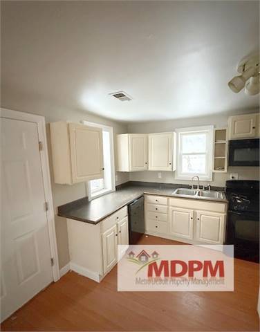 Building Photo - 9726 Log Cabin Trl