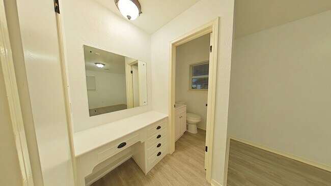 Building Photo - 4623 SE Mieling Dr