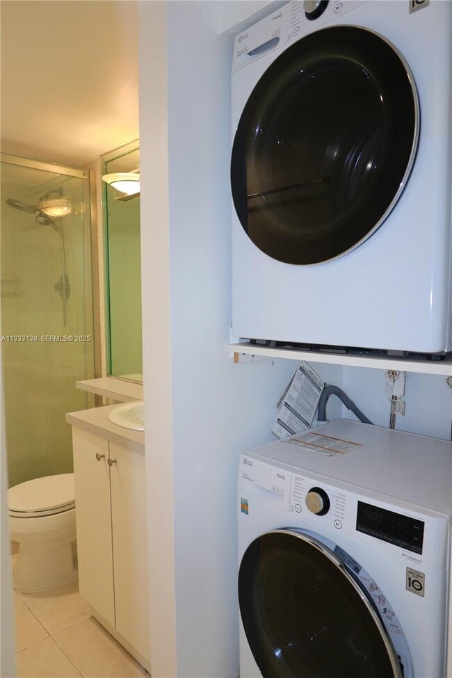 Building Photo - 20515 E Country Club Dr