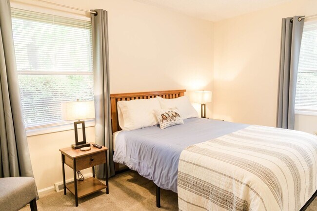 Building Photo - FULLY FURNISHED - Charming 3BR House in Arden