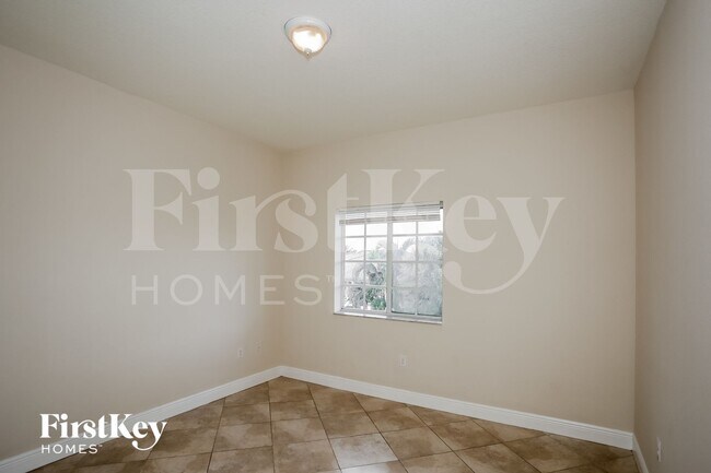 Building Photo - 32152 SW 204th Ct