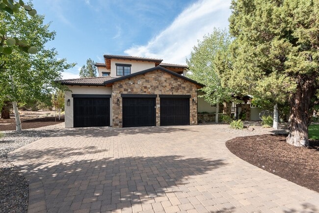 Building Photo - Stunning Furnished Estate in Pronghorn