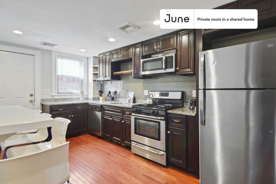 Building Photo - Room in Shared 7 bed/2 bath home