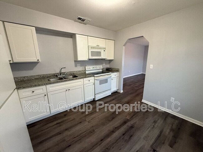 Building Photo - 1039 N Brunnell Pkwy