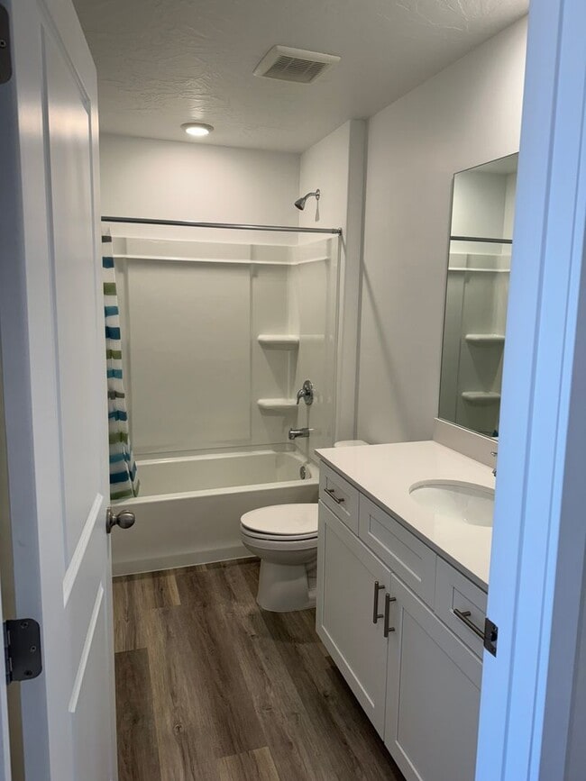 Building Photo - 2958 W Graham Lp