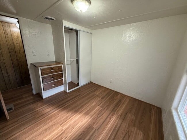 Building Photo - 3 Bedroom 2 Bath Single Wide Mobile - Cont...