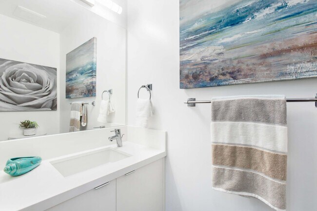 Building Photo - 161 S Normandie Ave