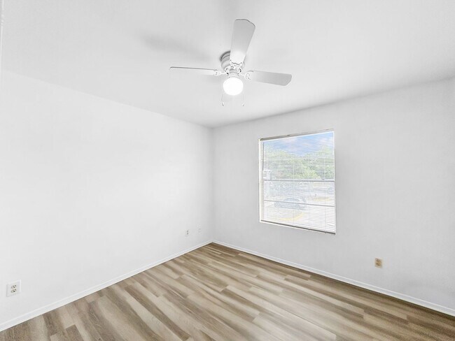 Building Photo - 1400 Gandy Blvd N