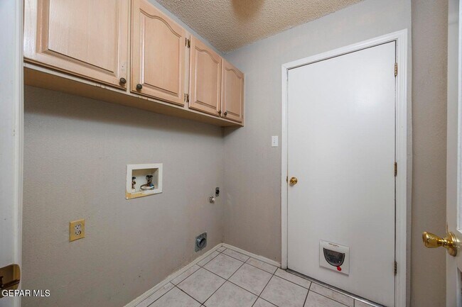 Building Photo - 4237 Loma Rosada Dr