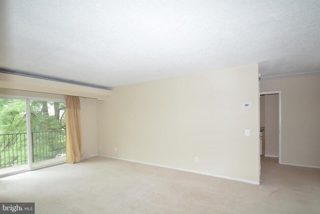 Building Photo - 75 S Reynolds St