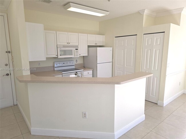 Building Photo - 4600 SW 160th Ave