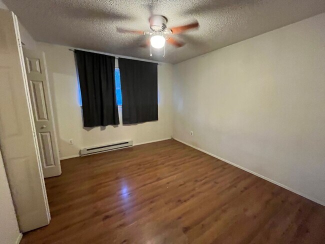 Building Photo - Fantastic Duplex Unit in Loveland