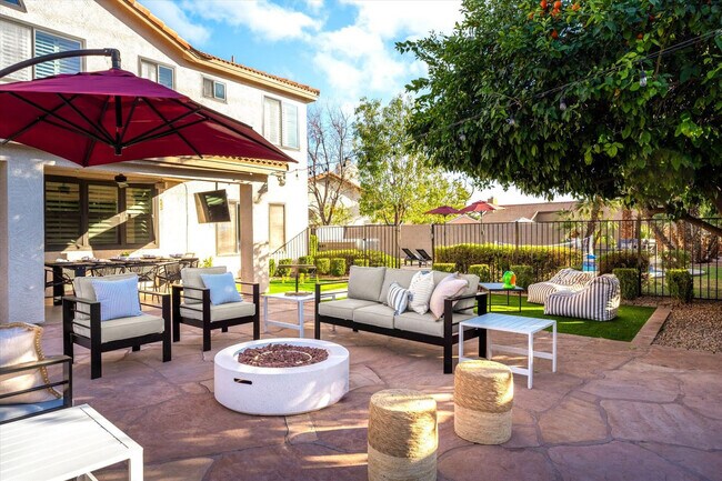 Building Photo - 5604 E Beverly Ln