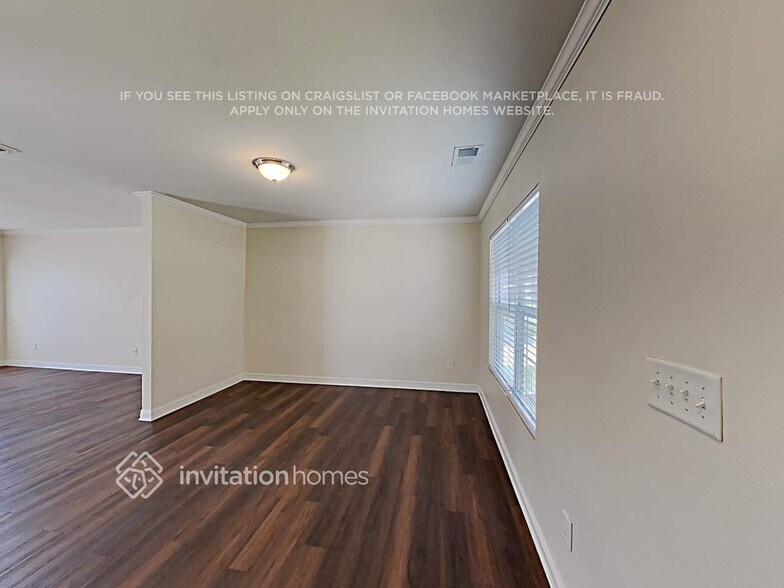 Building Photo - 9721 Hollyburgh Ter