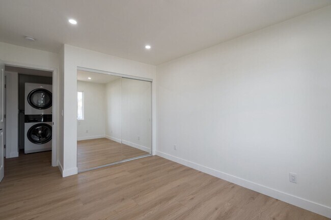 Building Photo - Central air conditioning!