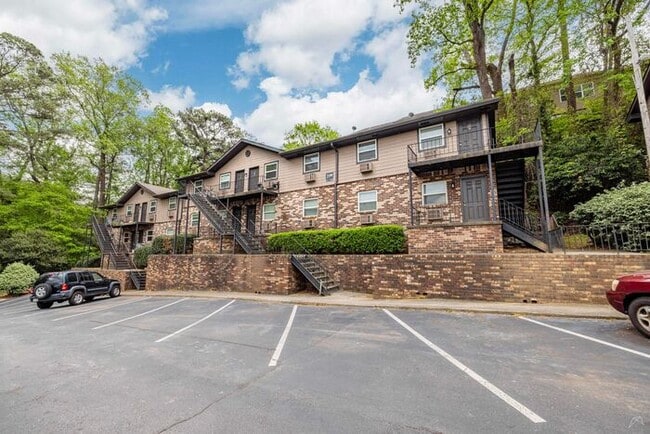 Building Photo - Spacious 1-Bedroom Living Near Emory & Toco Hills | 672 SF