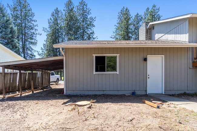 Building Photo - Gorgeous Single Family Home in Spokane's S...