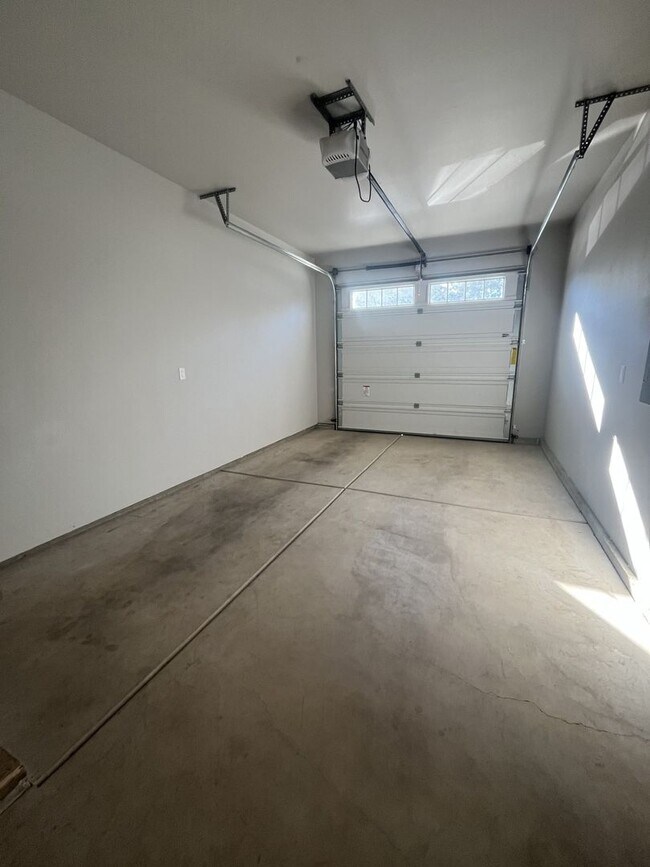 Building Photo - 1835-1837 Lillian St