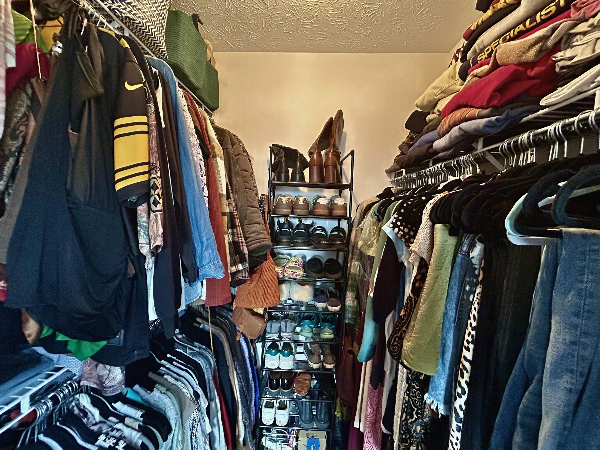 Building Photo - 8831 Eagleview Dr