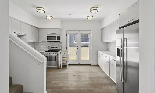 Building Photo - Classic and contemporary two-story townhou...