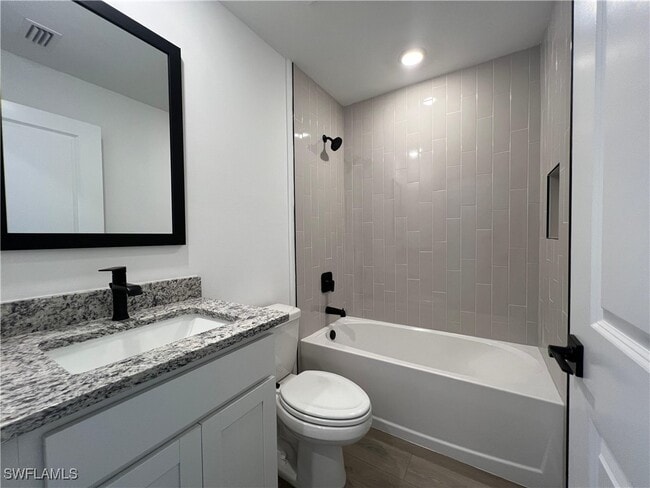 Building Photo - 868 Winwood Cir