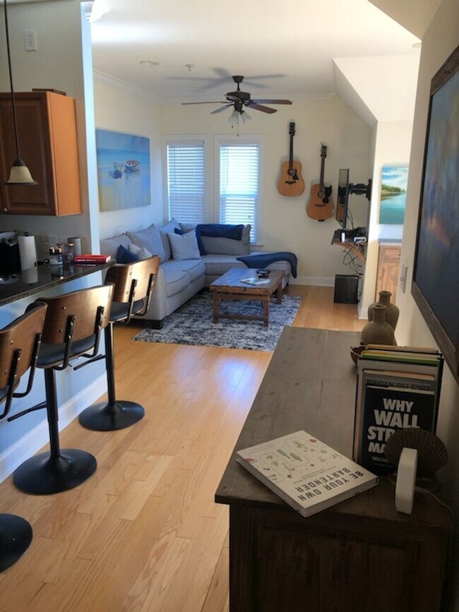 Building Photo - COMING SOON!!!! Riverfront Apartment in de...