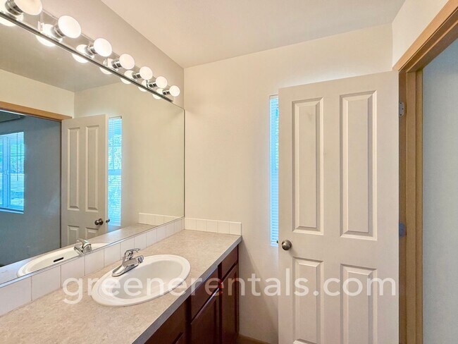 Building Photo - 2BR/2.5BA Condo in Horizon Pointe