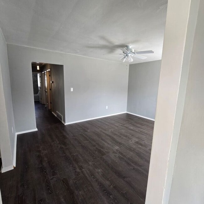 Building Photo - Charming 3-Bedroom Home / Pet-Friendly / A...