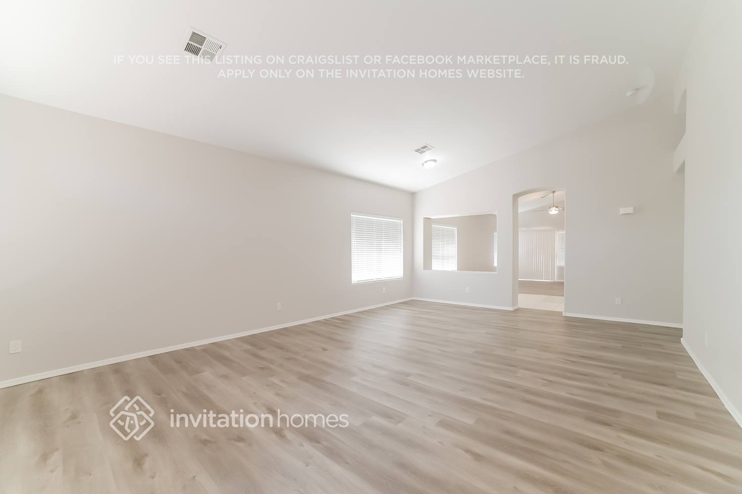 Building Photo - 5426 W Bluefield Ave