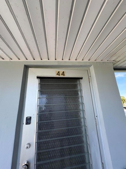 Building Photo - 44 Waltham B