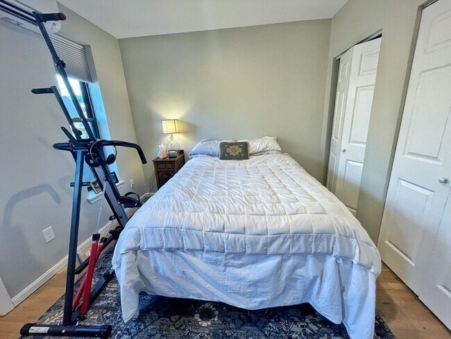 Building Photo - 49 Warren Ave