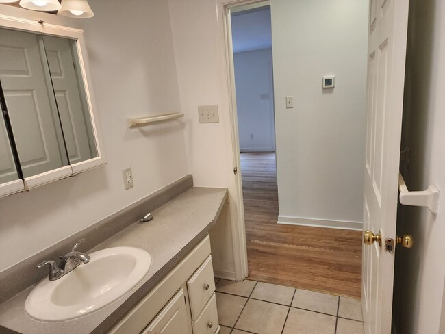 Building Photo - Cozy 1 Bedroom Home in New Kent County!