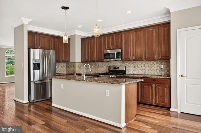 Building Photo - 6805 Oregano Ln