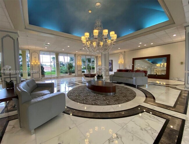 Building Photo - 5600 Collins Ave