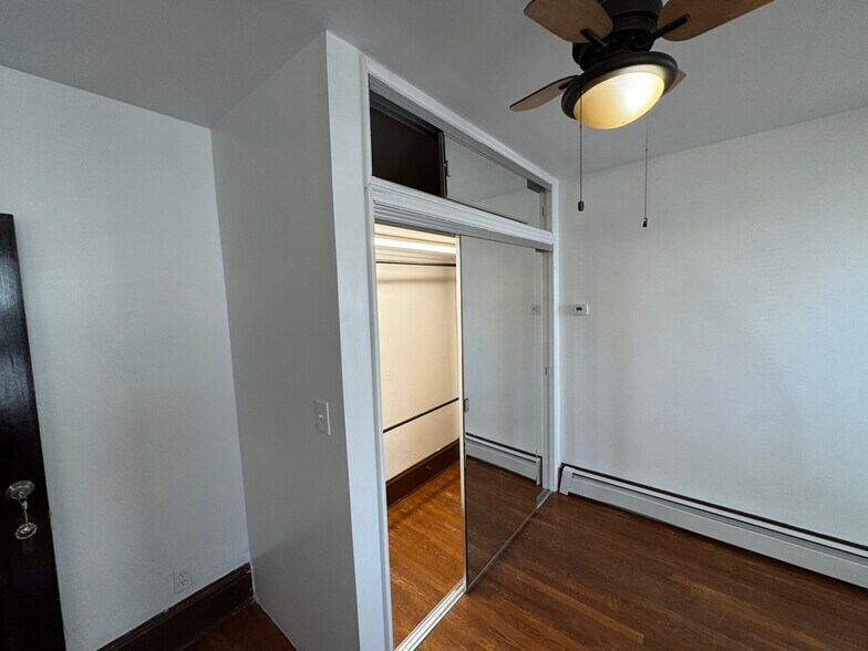 Building Photo - 653 Pleasant Valley Pky