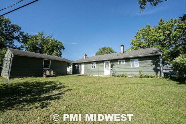 Building Photo - "Charming 3-Bedroom Home with 1451 Sq Ft of Comfort in Indianapolis!"