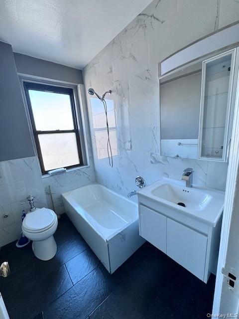 Building Photo - 300 Main St