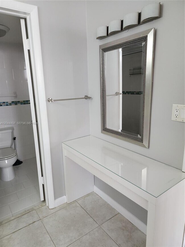 Building Photo - 3161 S Ocean Dr