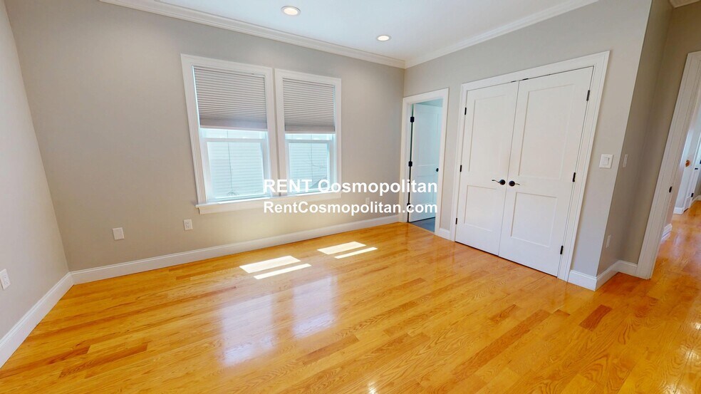 Building Photo - 41 Sydney St