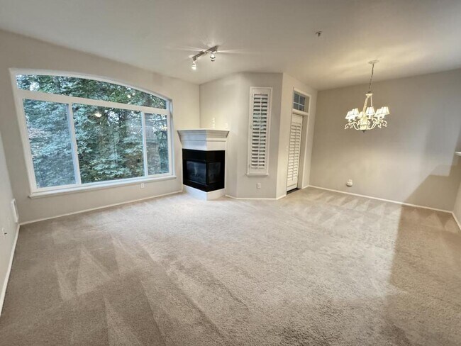 Building Photo - 5000 NW Village Park Dr