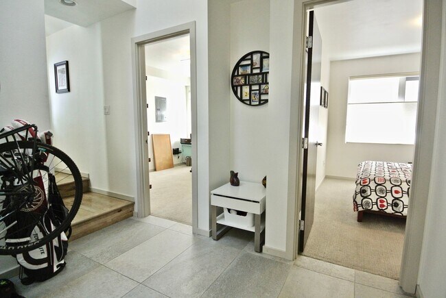 Building Photo - Modern, Stand Alone Home in the heart of Ballard!