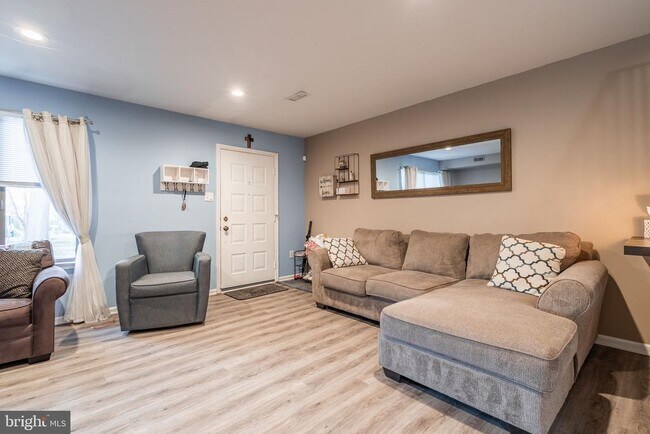 Building Photo - 3473 E Gate Pl