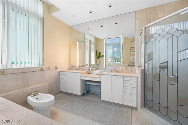 Building Photo - 7515 Pelican Bay Blvd