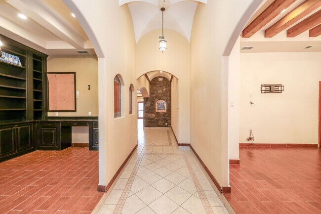 Building Photo - 6514 Grande Bay